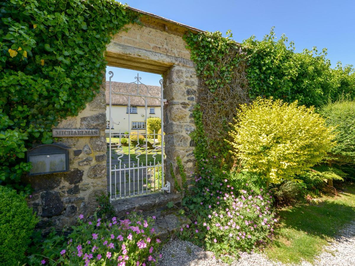 Michaelmas Cottage Drewsteignton Exterior photo